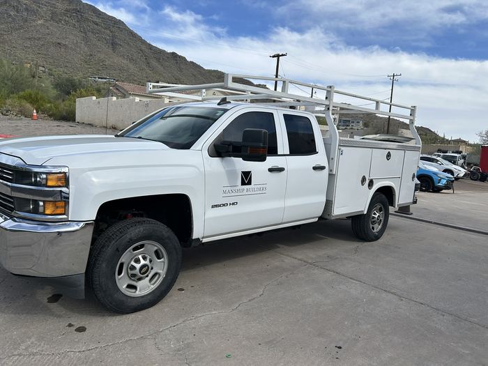 Utility service truck